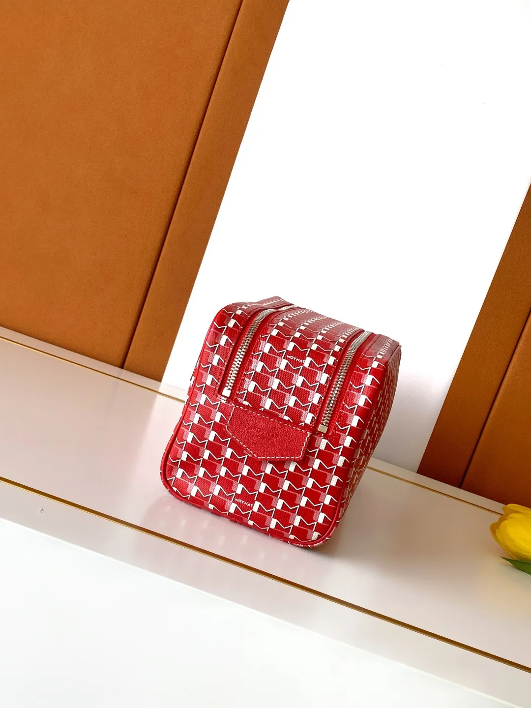 P480 MOYNAT 洗漱包 M Canvas 日常造型搭配满分加分的一款 生活防水袋,男女都可以驾驭!SIZE:24X12X13 CM🌹